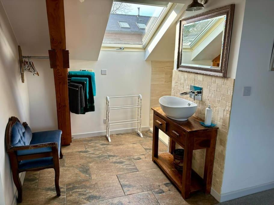 Little Bream - Pretty Cosy Cottage, Sea Views, Walk To The Beach Mawnan Smith Экстерьер фото