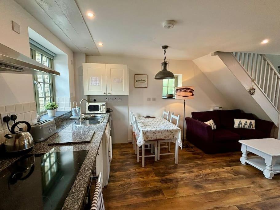 Little Bream - Pretty Cosy Cottage, Sea Views, Walk To The Beach Mawnan Smith Экстерьер фото