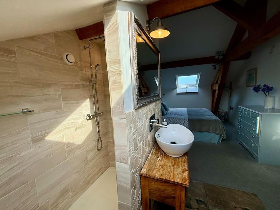 Little Bream - Pretty Cosy Cottage, Sea Views, Walk To The Beach Mawnan Smith Экстерьер фото