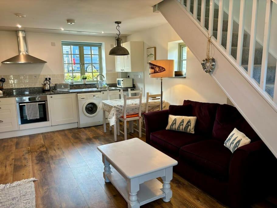 Little Bream - Pretty Cosy Cottage, Sea Views, Walk To The Beach Mawnan Smith Экстерьер фото